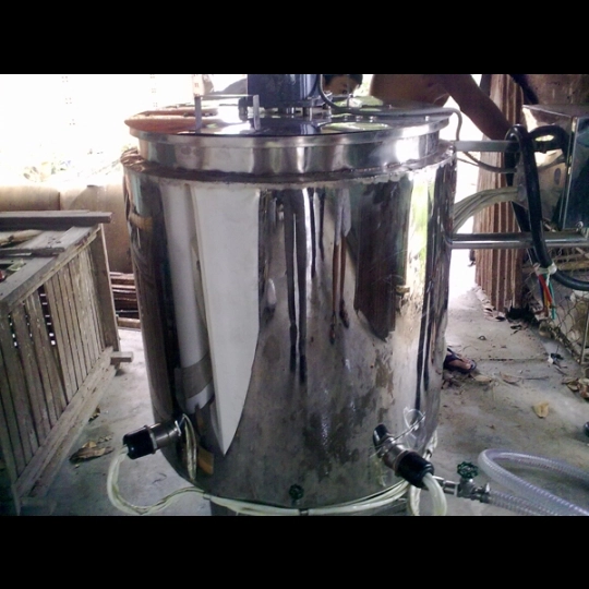 Nồi nấu điện bằng inox 304 không rỉ sét, vệ sinh dễ dàng